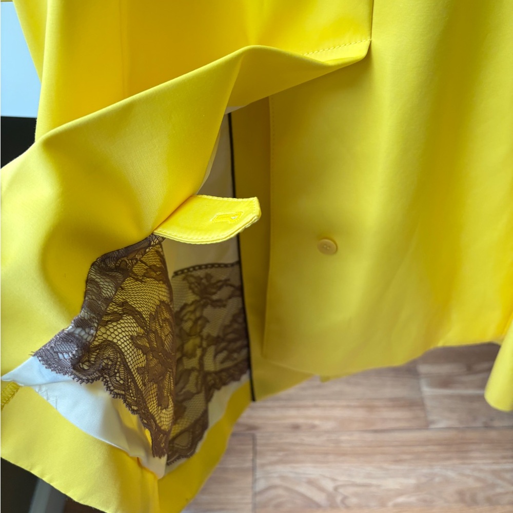 Cole Haan Women's Vibrant Yellow Trench Coat. Look 👀 at the is beautiful trench! - Picture 12 of 14